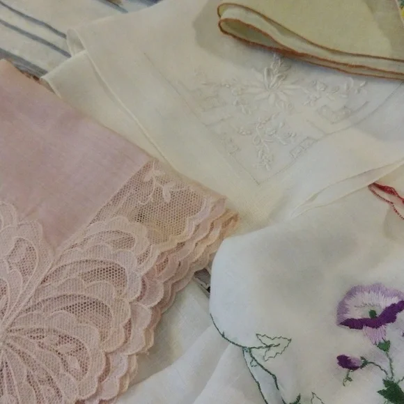 Vintage Hankies - Picture 6 of 6